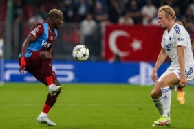 Trabzonsporlu taraftarlardan Jean Kouassi'ye tepki 4 trabzonsporlu-taraftarlardan-jean-kouassiye-tepki-PqXZOiBu.jpg