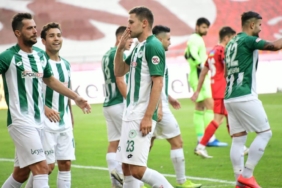 transfer-haberi-artem-kravetsin-yeni-adresi-sakaryaspor-WhWFRYI7.jpg