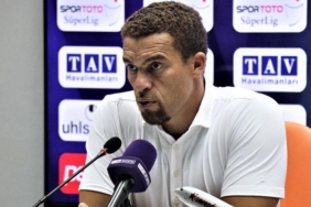 Valerien Ismael'den Berkay Vardar açıklaması 4 valerien-ismaelden-berkay-vardar-aciklamasi-sgnmgRVq.jpg