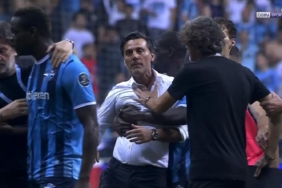 Vincenzo Montella'dan Mario Balotelli'ye olay tepki! Saha ortasında üzerine yürüdü... 6 vincenzo-montelladan-mario-balotelliye-olay-tepki-saha-ortasinda-uzerine-yurudu-Vg2YlbG3.jpg
