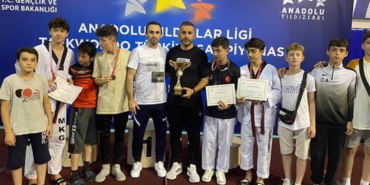 zonguldak-taekwondoda-turkiye-sampiyonu-oldu-iqy2vzvM.jpg