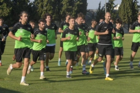 akhisarspor-14-yil-sonra-ilk-sinavda-LprsQBJC.jpg