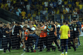 ankaragucu-besiktas-macindaki-saldirgan-icin-hapis-isteniyor-eVyIpBcz.gif