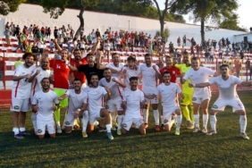 Ayvalıkgücü Belediyespor, 3 puanın sevincini yaşıyor 20 ayvalikgucu-belediyespor-3-puanin-sevincini-yasiyor-tGlOFDSG.jpg