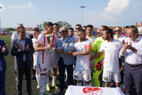 ayvalikgucu-belediyespor-torenle-kupasini-aldi-INee2pTq.jpg