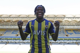 fenerbahcede-bruma-krizi-kiralama-plani-ttKi1F53.jpg