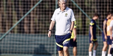 Fenerbahçe'de Jorge Jesus'tan sürpriz tercih! Kayserispor maçı ilk 11'i (Muhtemel) 8 fenerbahcede-jorge-jesustan-surpriz-tercih-kayserispor-maci-ilk-11i-muhtemel-Ub6LO6uC.jpg