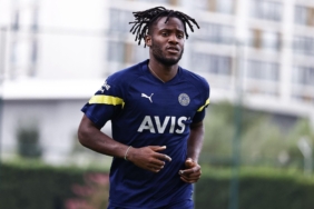 Fenerbahçe'de Michy Batshuayi, özel program dahilinde çalıştı 2 fenerbahcede-michy-batshuayi-ozel-program-dahilinde-calisti-BDcKtGdA.jpg