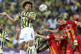 Fenerbahçe'nin gizli kahramanı! Jorge Jesus'dan övgü dolu sözler! 8 fenerbahcenin-gizli-kahramani-jorge-jesusdan-ovgu-dolu-sozler-mACGyiBR.gif