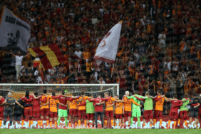 galatasaray-baskani-dursun-ozbek-rakibi-de-yeneriz-hakemi-de-EPNBkaGU.gif