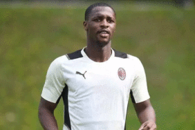 Galatasaray, Fode Ballo Toure için Milan'dan yanıt bekliyor 21 galatasaray-fode-ballo-toure-icin-milandan-yanit-bekliyor-94xXdxA4.gif