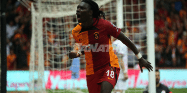 galatasarayda-bafetimbi-gomis-bu-sezon-3-golunu-atti-UCmdBd6O.gif