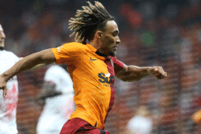 Galatasaray'da dipten zirveye: Sacha Boey 5 galatasarayda-dipten-zirveye-sacha-boey-3AAveK4P.gif