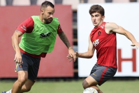 Galatasaray'dan gol çalışması 4 galatasaraydan-gol-calismasi-C5jfe7ph.jpg