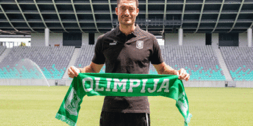 galatasarayin-eski-yildizi-albert-riera-tarihe-gecti-BcrX55KO.gif
