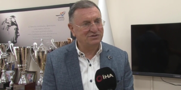 Lütfü Savaş: Transfer yapacağız ama takım yetersiz diye değil, alternatifi arttırmak için 1 lutfu-savas-transfer-yapacagiz-ama-takim-yetersiz-diye-degil-alternatifi-arttirmak-icin-EIlHC1Cr.jpg