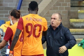 mbaye-diagne-fatih-terimin-dogum-gununu-kutladi-tdUm4Jqb.jpg