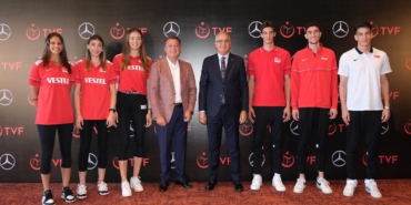 mercedes-benz-voleybol-milli-takimlar-ana-sponsoru-oldu-zpadK3xE.jpg