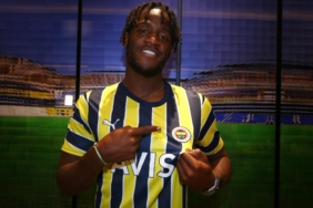 son-dakika-fenerbahce-batshuayi-transferini-resmen-acikladi-ddDUOPux.jpg