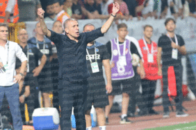 Trabzonspor Teknik Direktörü Abdullah Avcı: Kazandık ama daha iyi oyuna döneceğiz 5 trabzonspor-teknik-direktoru-abdullah-avci-kazandik-ama-daha-iyi-oyuna-donecegiz-1YlaWKTN.gif
