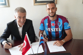 Trabzonspor transfer haberi: Yusuf Yazıcı resmen imzayı attı! 5 trabzonspor-transfer-haberi-yusuf-yazici-resmen-imzayi-atti-DfMGemLc.gif
