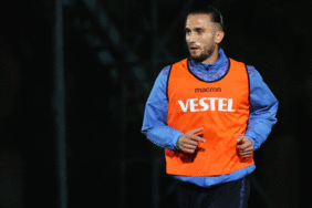 Yusuf Yazıcı'nın Trabzonspor'a dönüşü muhteşem olacak 6 yusuf-yazicinin-trabzonspora-donusu-muhtesem-olacak-FnrQhKrW.gif
