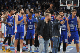 anadolu-efes-valencia-basket-canli-k4OA4Otq.gif