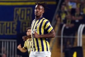 Batshuayi Fenerbahçe formasıyla ilk maçında ilk golünü attı 2 batshuayi-fenerbahce-formasiyla-ilk-macinda-ilk-golunu-atti-BS4FpTDx.jpg