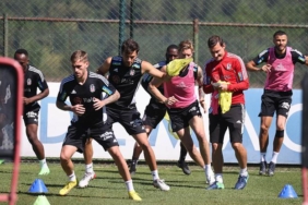 Beşiktaş, günü çift antrenman ile tamamladı 4 besiktas-gunu-cift-antrenman-ile-tamamladi-PAk2uLKX.jpg