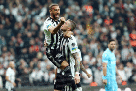 Beşiktaş'lı Cenk Tosun: İyi günler bizi bekliyor 3 besiktasli-cenk-tosun-iyi-gunler-bizi-bekliyor-5wIh443a.gif