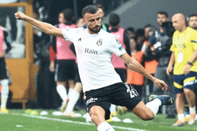 Beşiktaş'lı Roman Saiss'te umut ışığı 4 besiktasli-roman-saisste-umut-isigi-lWw9SFPs.gif
