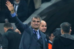 Beşiktaş'ta Şenol Güneş heyecanı! Taraftardan büyük hamle 3 besiktasta-senol-gunes-heyecani-taraftardan-buyuk-hamle-KdaGTbwz.jpg