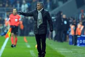 Beşiktaş'ta Şenol Güneş'in sözleşme detayları belli oldu 2 besiktasta-senol-gunesin-sozlesme-detaylari-belli-oldu-KrciRDzn.jpg