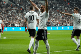 Beşiktaş'ta yüzler gülüyor 2 besiktasta-yuzler-guluyor-PBEiWy8Y.gif