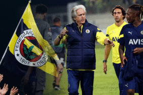 Bir sözleşmeden fazlası! Fenerbahçe Jorge Jesus'u etkiledi 5 bir-sozlesmeden-fazlasi-fenerbahce-jorge-jesusu-etkiledi-xHVdBKRq.gif