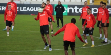 cfr-cluj-sivasspor-maci-hazirliklarini-tamamladi-xlySOy8m.jpg