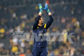 Fenerbahçe taraftarından Altay Bayındır'a destek 9 fenerbahce-taraftarindan-altay-bayindira-destek-c9g4MzrC.jpg