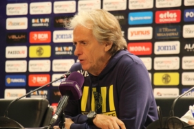 Fenerbahçe Teknik Direktörü Jorge Jesus: “Benim için önemli olan oyuncuları hem bireysel hem de kolektif olarak geliştirmek" 4 fenerbahce-teknik-direktoru-jorge-jesus-benim-icin-onemli-olan-oyunculari-hem-bireysel-hem-de-kolektif-olarak-gelistirmek-sxdE99H9.jpg