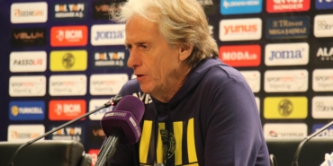 fenerbahce-teknik-direktoru-jorge-jesus-benim-icin-onemli-olan-oyunculari-hem-bireysel-hem-de-kolektif-olarak-gelistirmek-sxdE99H9.jpg
