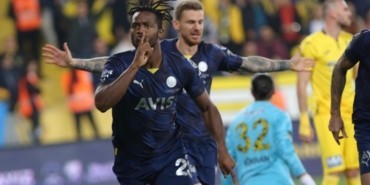 fenerbahcede-batshuayi-ruzgari-Rb9PZRU8.jpg