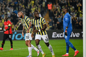 fenerbahcede-enner-valencia-cosmaya-hazir-5DtcFdah.gif