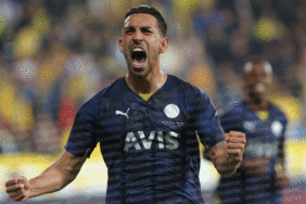 Fenerbahçe'de füzelerin ismi: İrfan Can Kahveci 2 fenerbahcede-fuzelerin-ismi-irfan-can-kahveci-bTgMfwug.gif