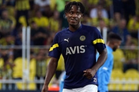 Fenerbahçe'de yeni transfer Batshuayi ilk kez kadroda 3 fenerbahcede-yeni-transfer-batshuayi-ilk-kez-kadroda-gNjqS56P.jpg