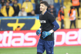 Fenerbahçe'li Altay Bayındır: Büyük isimler de hata yapabiliyor 12 fenerbahceli-altay-bayindir-buyuk-isimler-de-hata-yapabiliyor-fsOSvkbz.gif