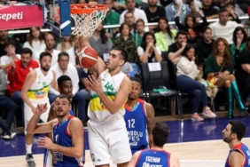 frutti-extra-bursaspor-anadolu-efes-mac-sonucu-88-86-Mkx5hrWf.jpg