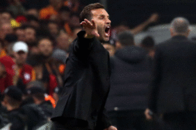 galatasaray-teknik-direktoru-okan-buruk-bize-karsi-savas-acildi-savasacagiz-TpJaW1kN.gif