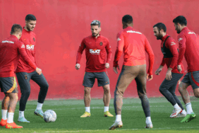 Galatasaray'da, Beşiktaş derbisi için özel ziyaret! 6 galatasarayda-besiktas-derbisi-icin-ozel-ziyaret-2bKduc3M.gif