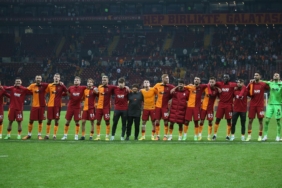 Galatasaray'da Dursun Özbek soyunma odasına indi! İşte o konuşma... 5 galatasarayda-dursun-ozbek-soyunma-odasina-indi-iste-o-konusma-bOY6RetM.jpg