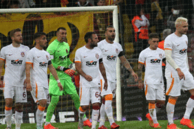 Galatasaray'ın yıldızları boş döndü! 1 galatasarayin-yildizlari-bos-dondu-ZGGGS7Pc.gif