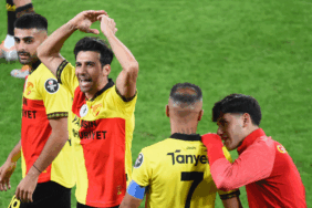 İsmail Köybaşı şov yaptı, Göztepe, Denizlispor'u 5 golle geçti! 3 ismail-koybasi-sov-yapti-goztepe-denizlisporu-5-golle-gecti-hcAGbPV7.gif